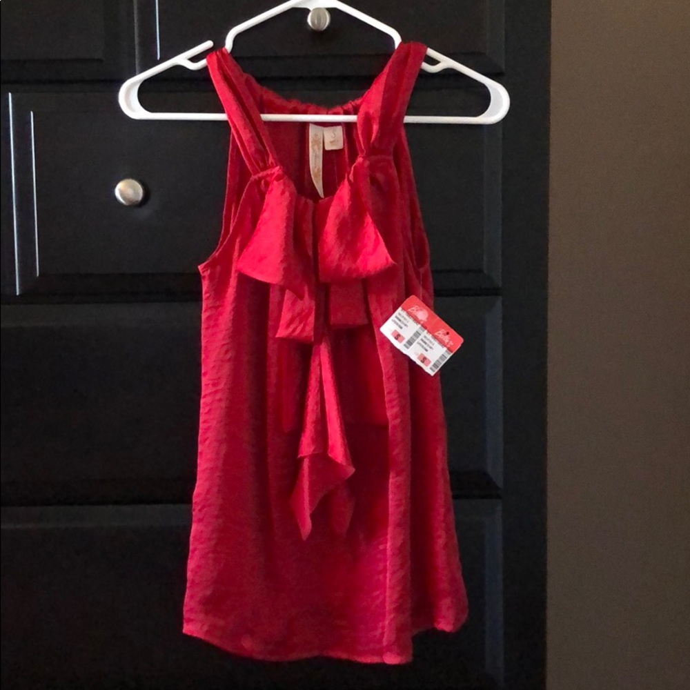 Red satin material tank. Size s.